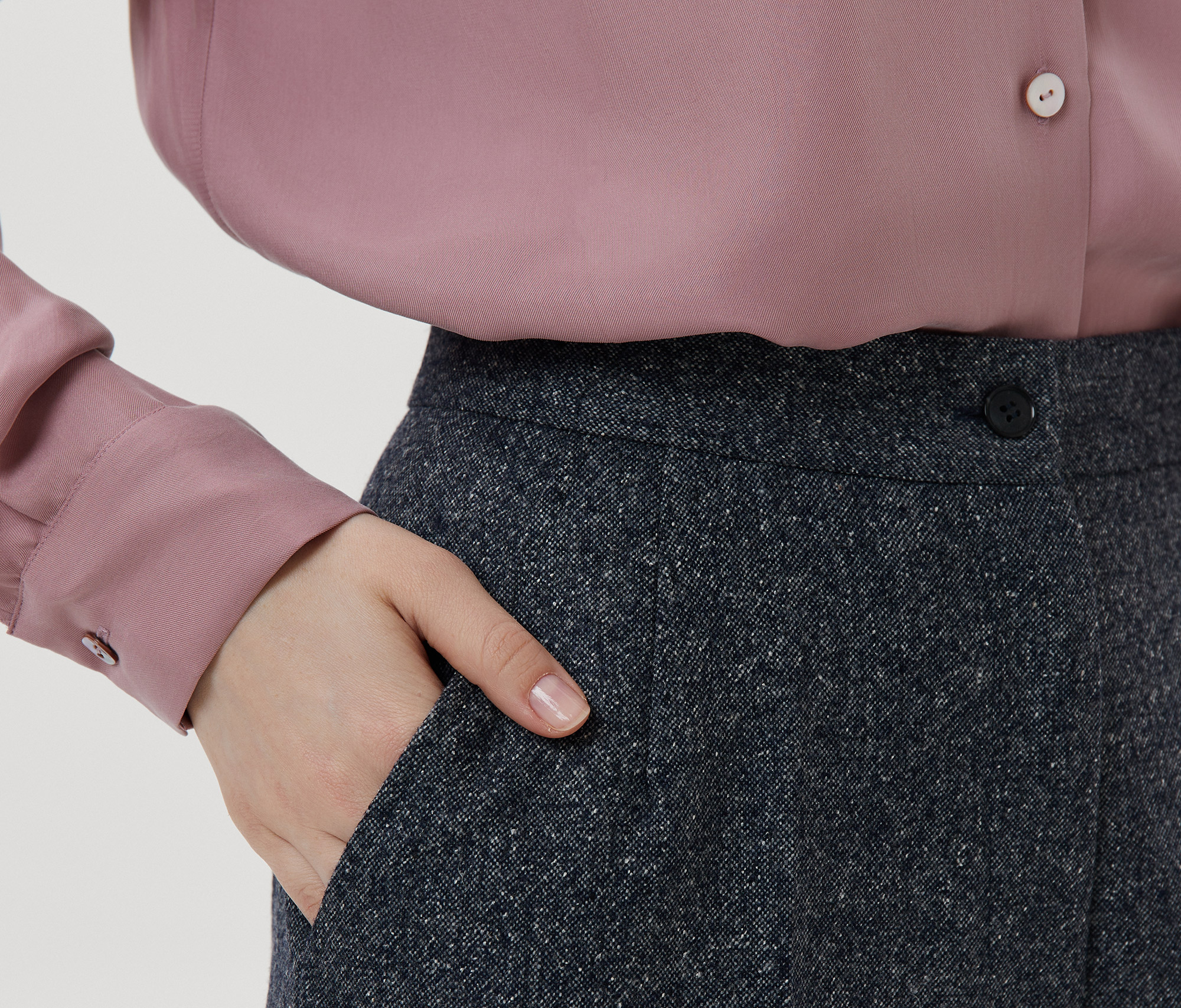 Что такое минимализм в одежде, психология и стили для женщин