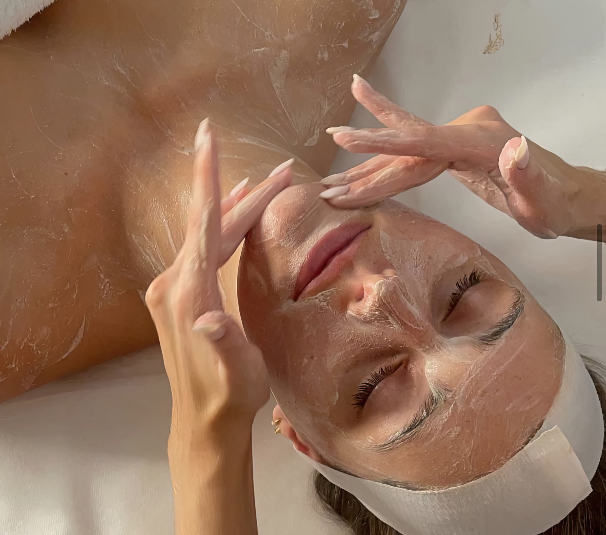 на приеме у косметолога