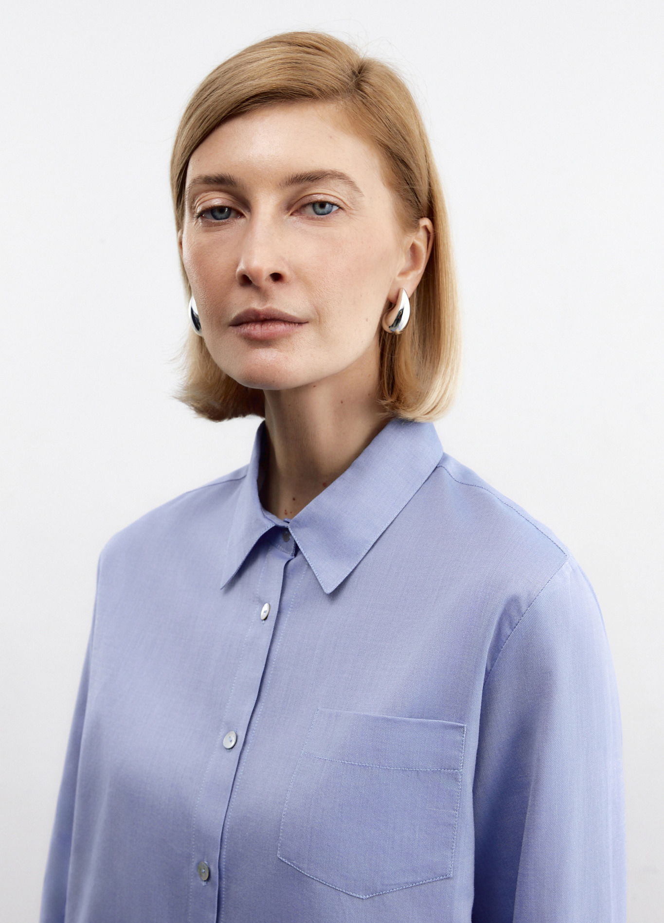 Синяя рубашка